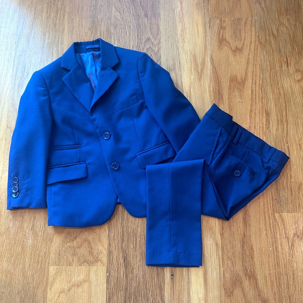 Boys Isaac Mizrahi 2 piece suit.